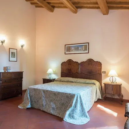 Attractive And Spacious With Pool