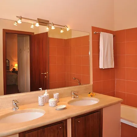 Attractive And Spacious With Pool 4*